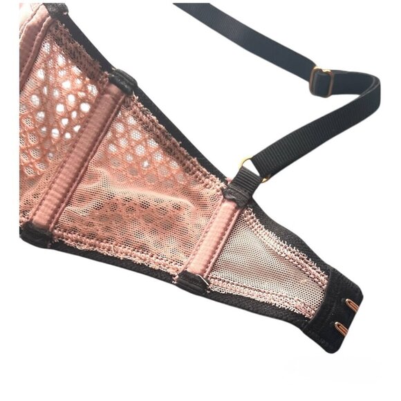 Victoria’s Secret Luxe Pink Demure Foil Lined Fishnet Plunge Underwire Bra 32 D - Picture 9 of 13